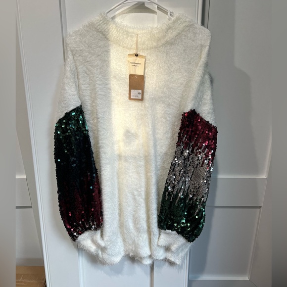 And the way acrylic size small oversized white sweater. - Picture 1 of 5